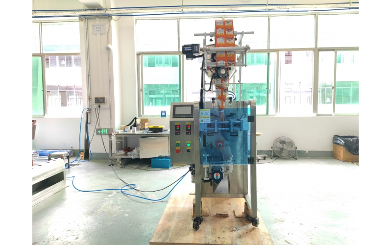 USA - Vertical Shampoo Sachets Form Fill & Seal Packing Machine - 1